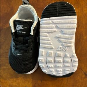 Nike Black and White Air Max Tavas, size 4C. Only worn once.
